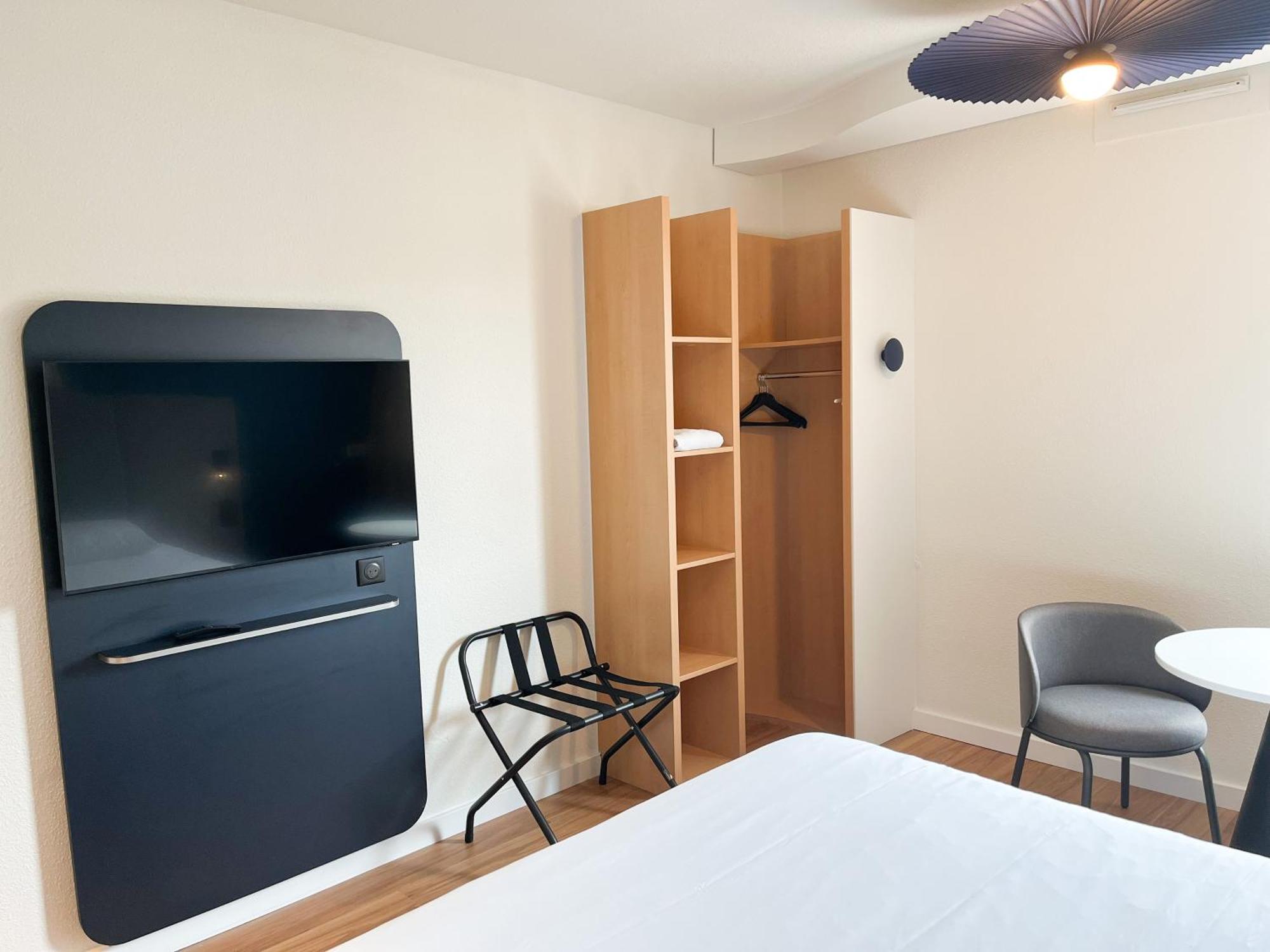 Ibis Martigues Centre Exterior foto